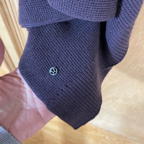 #22-LULULEMON-Forward Flow Cape - Picture 3 of 5